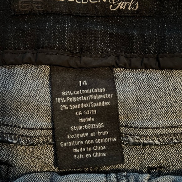 Pull on Darkwash Capris - Picture 3 of 3